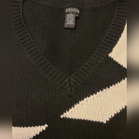 Venus size XL black/white sweater - Picture 12 of 13